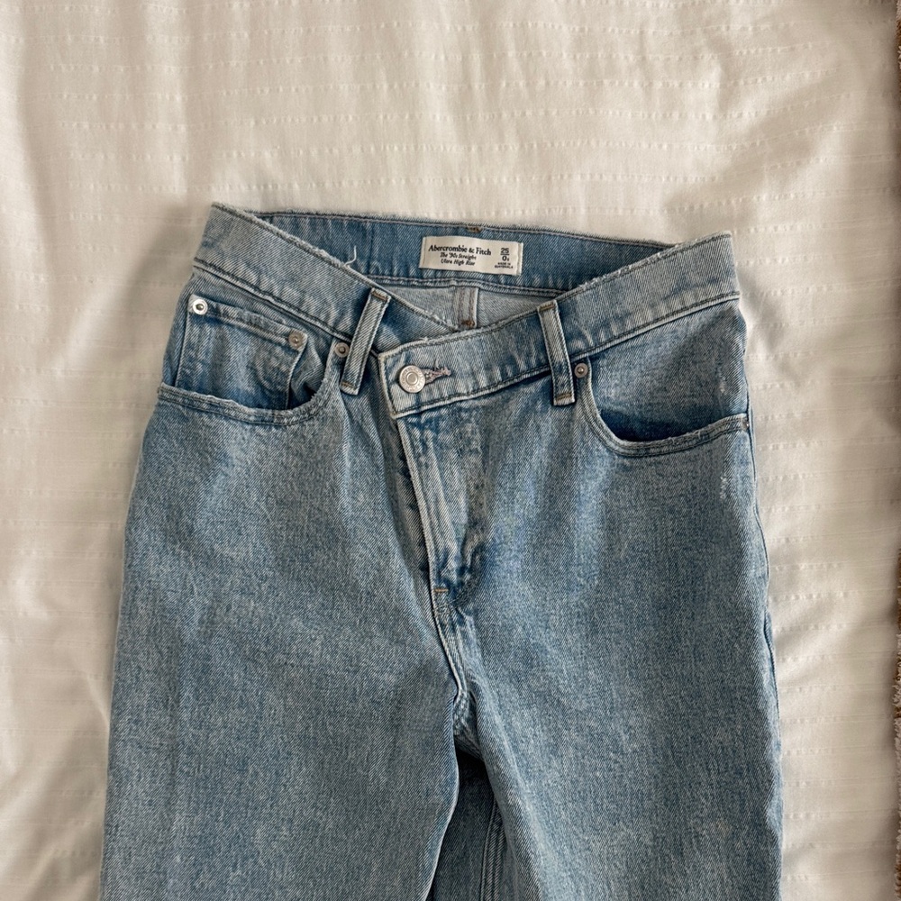 Abercrombie & Fitch 90’s Ultra High Rise Straight